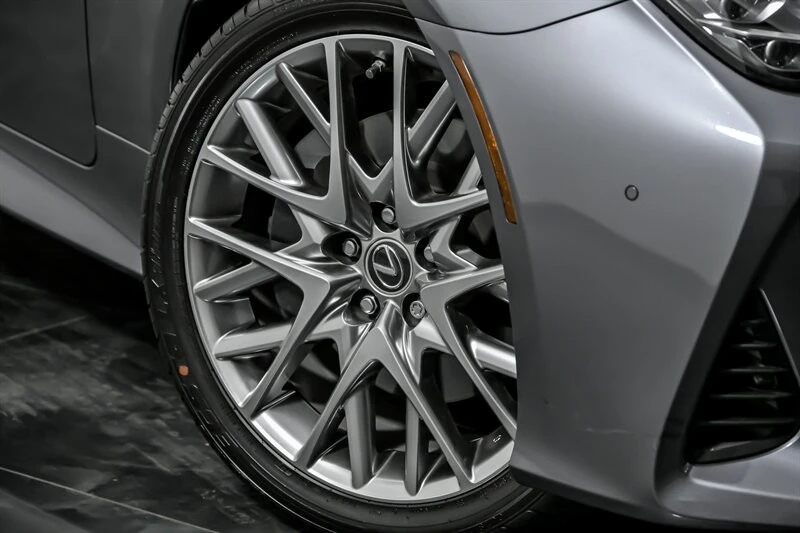 2020 Lexus RC - Image 3 of 21