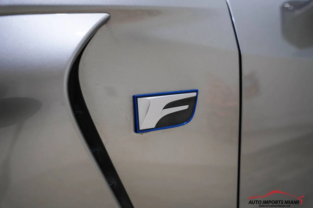 2020 Lexus RC F - Image 8 of 12