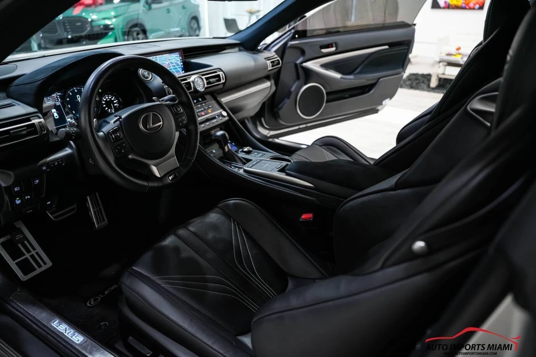 2020 Lexus RC F - Image 9 of 12