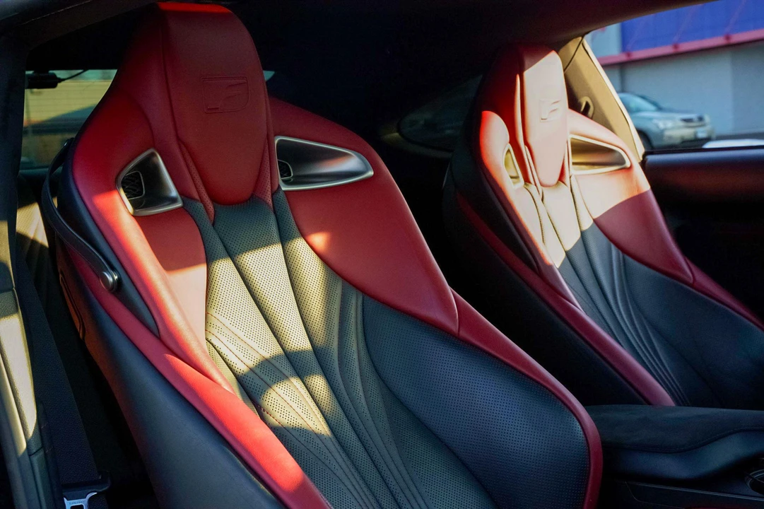 2020 Lexus RC F - Image 25 of 26