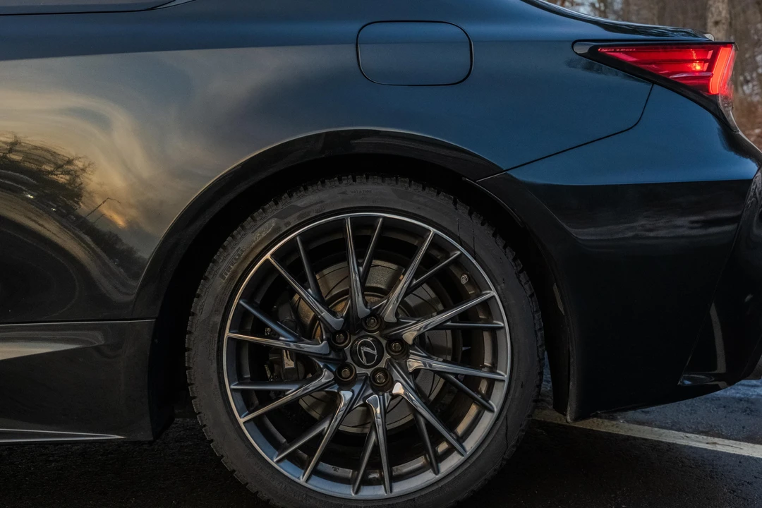 2020 Lexus RC F - Image 21 of 26