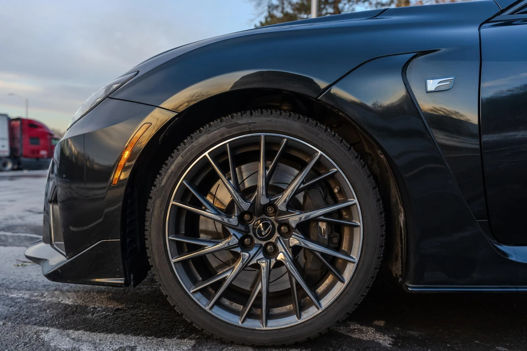2020 Lexus RC F - Image 20 of 26