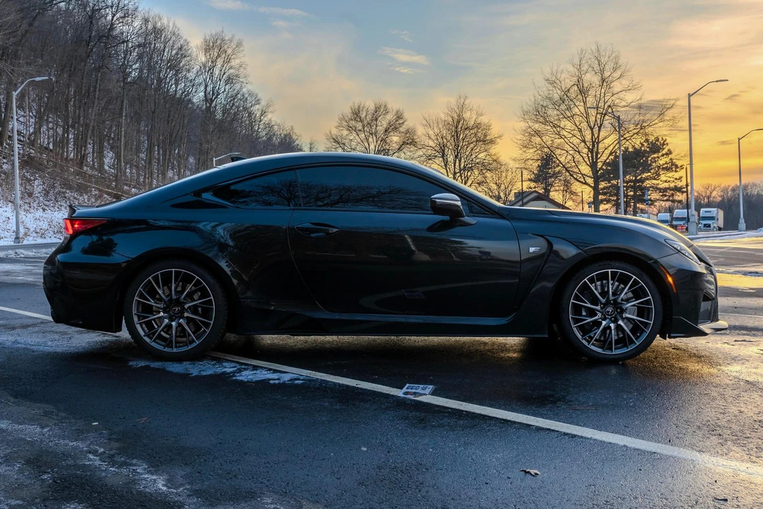 2020 Lexus RC F - Image 9 of 26