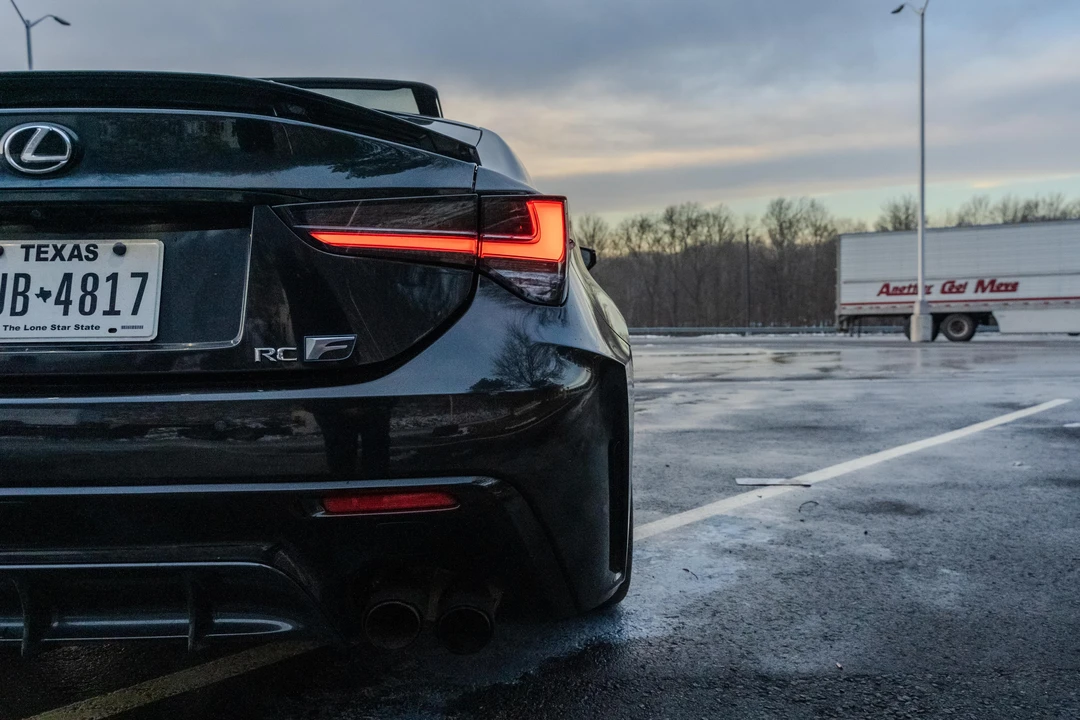 2020 Lexus RC F - Image 15 of 26