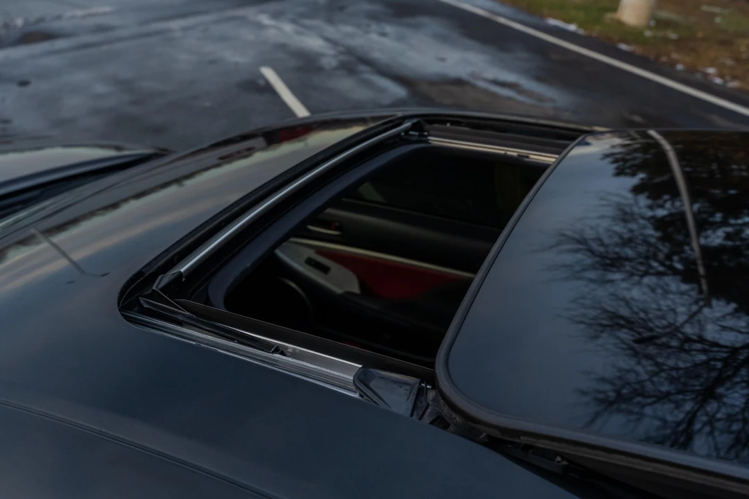 2020 Lexus RC F - Image 19 of 26