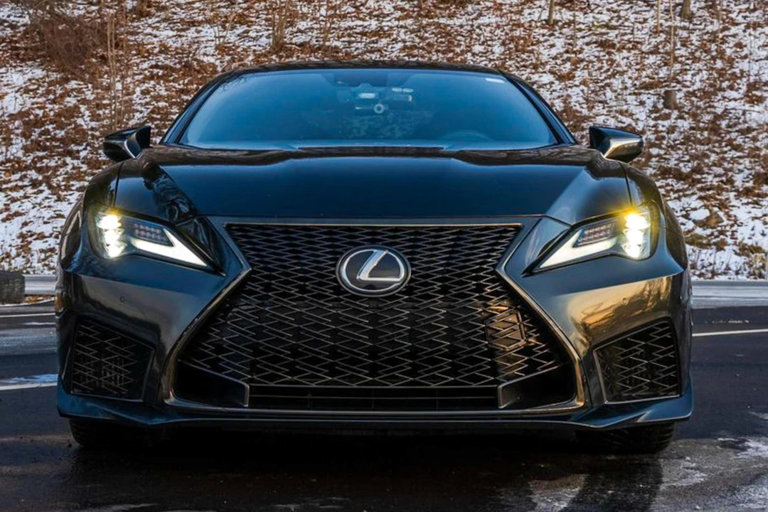 2020 Lexus RC F - Image 2 of 26