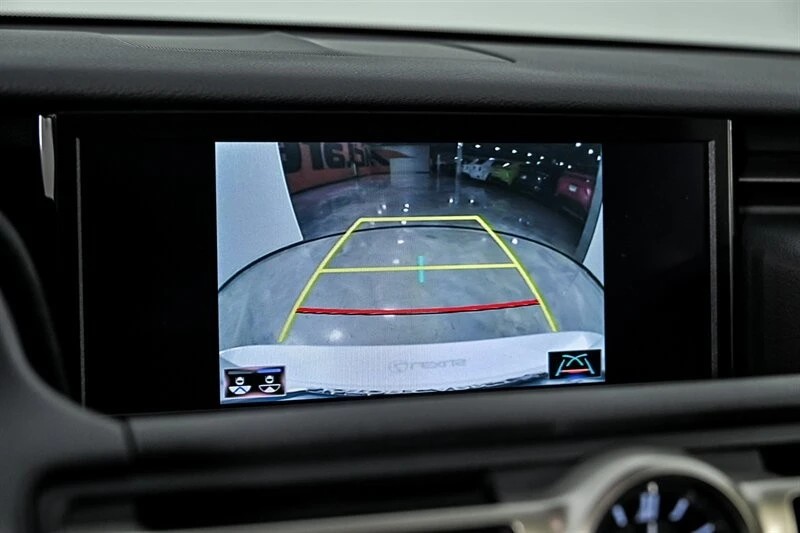 2020 Lexus RC F - Image 26 of 31