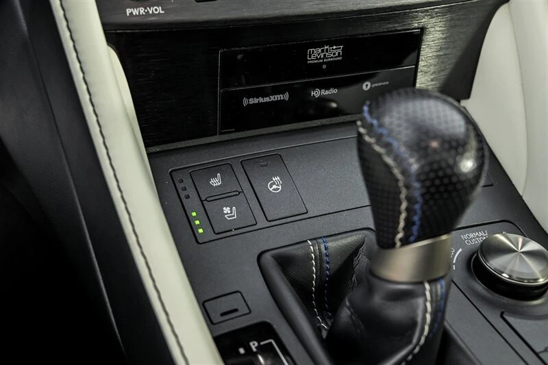 2020 Lexus RC F - Image 30 of 31