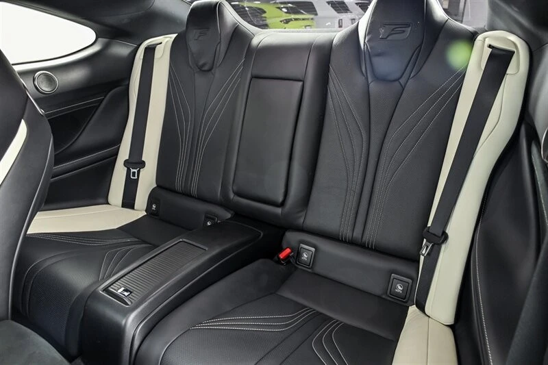 2020 Lexus RC F - Image 20 of 31