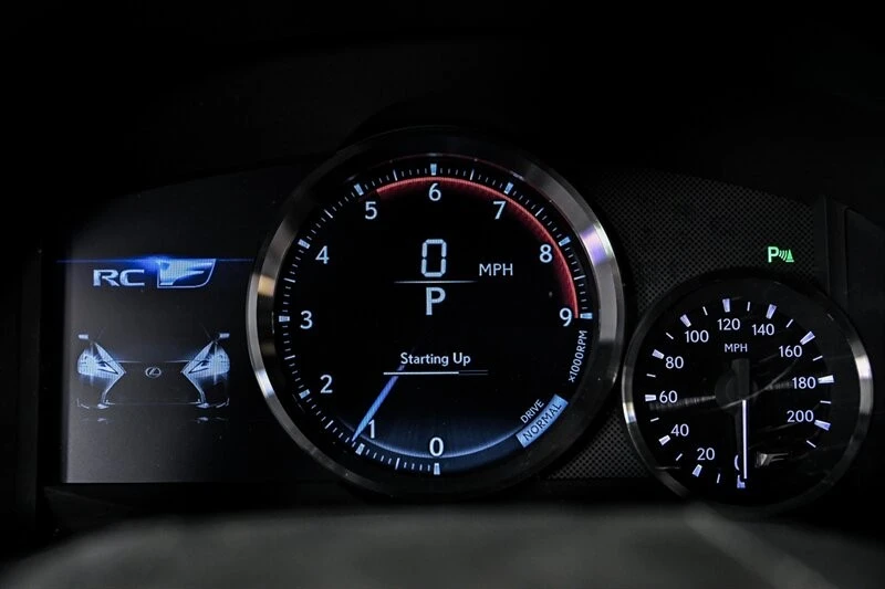 2020 Lexus RC F - Image 22 of 31