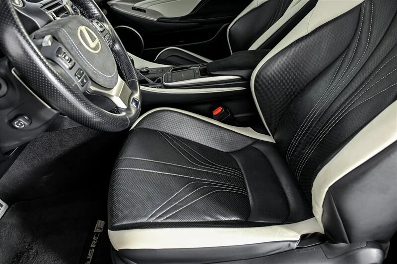2020 Lexus RC F - Image 16 of 31