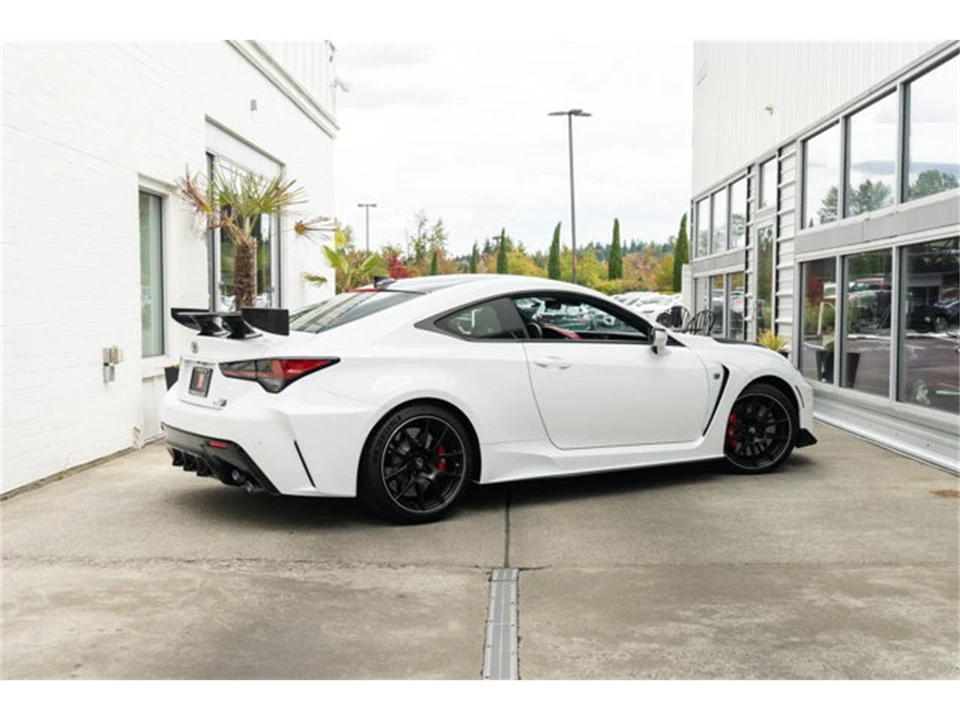 2020 Lexus RC F - Image 7 of 12