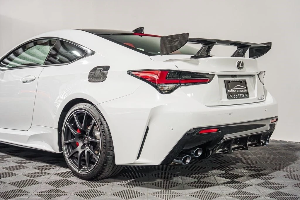 2020 Lexus RC F - Image 16 of 21