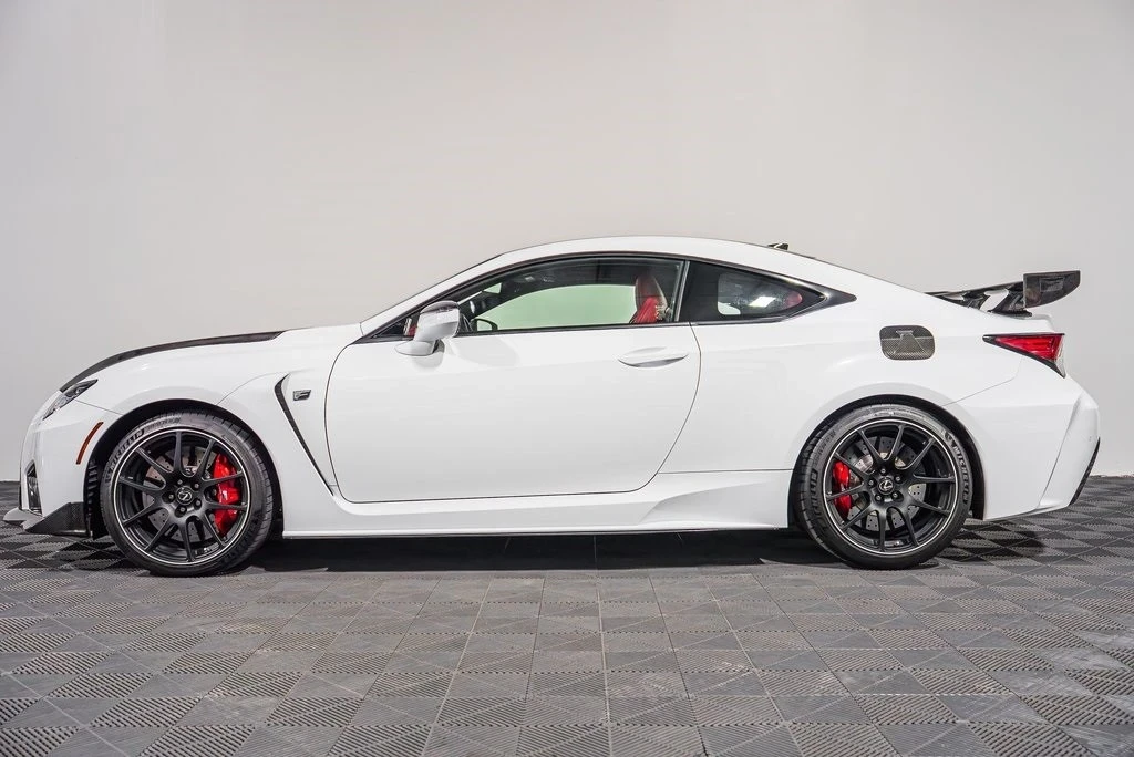 2020 Lexus RC F - Image 10 of 21