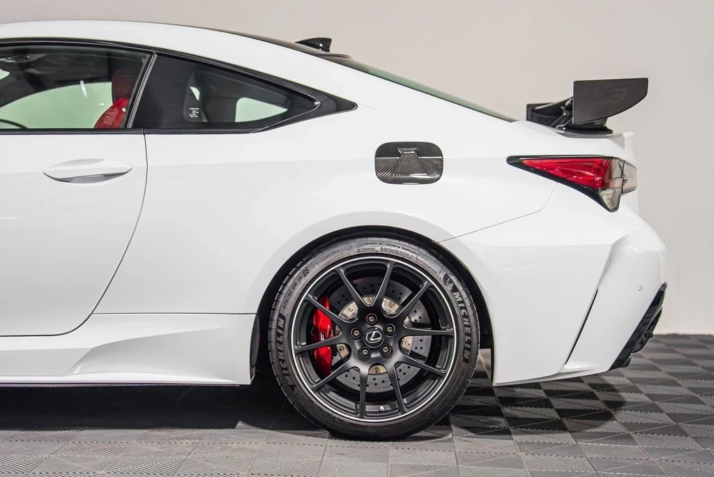 2020 Lexus RC F - Image 11 of 21