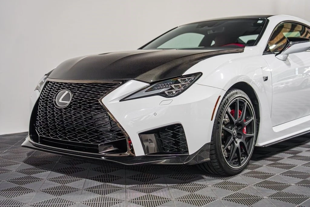 2020 Lexus RC F - Image 15 of 21