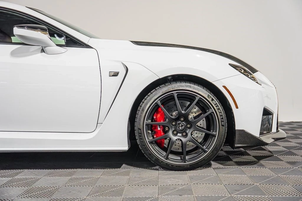 2020 Lexus RC F - Image 2 of 21