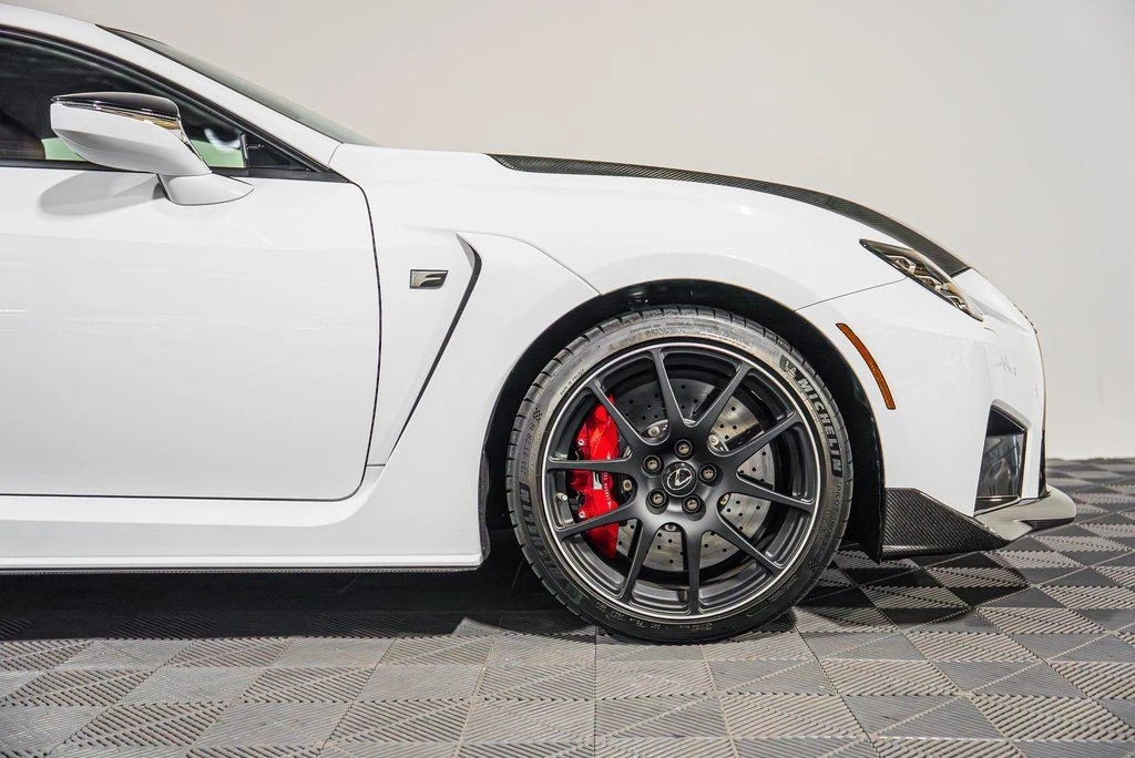 2020 Lexus RC F - Image 2 of 21