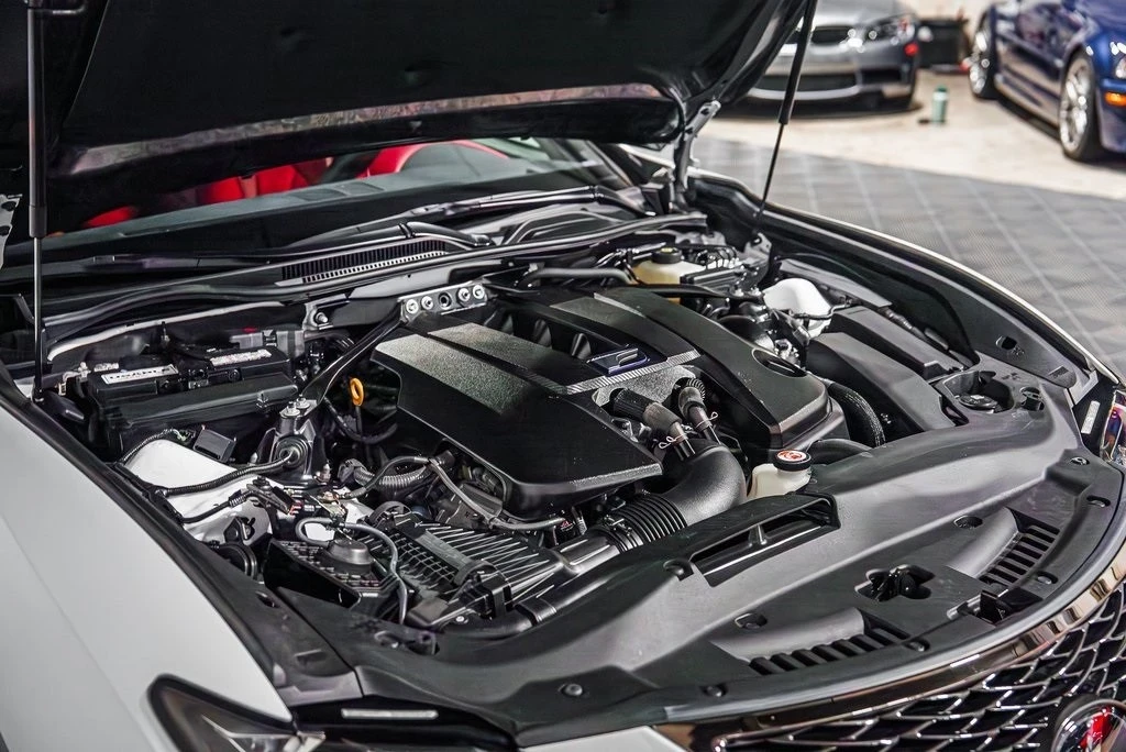2020 Lexus RC F - Image 18 of 21