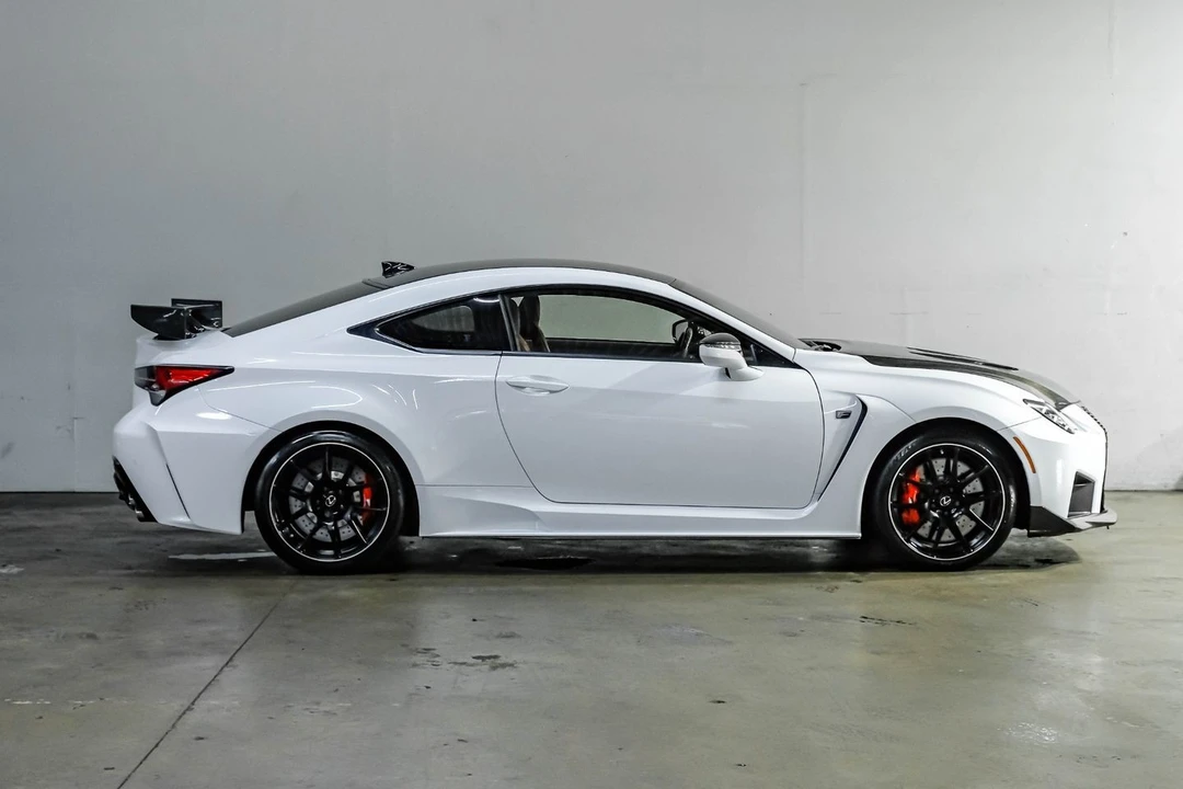 2020 Lexus RC F - Image 10 of 31