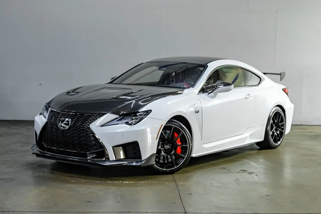 2020 Lexus RC F - Image 7 of 31