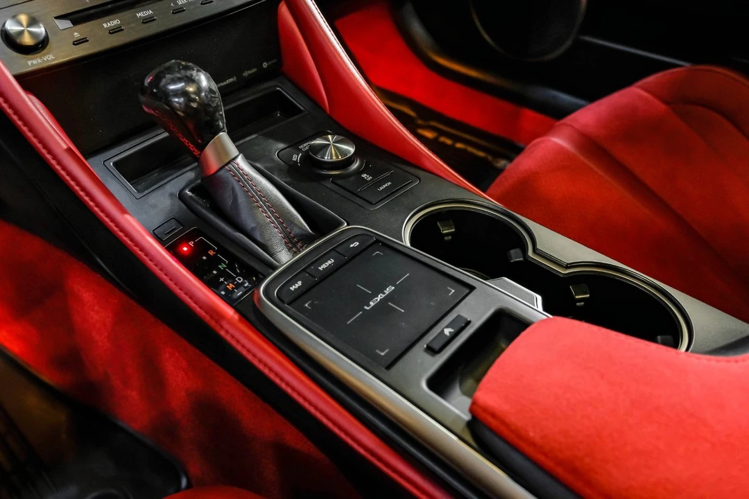 2020 Lexus RC F - Image 30 of 31