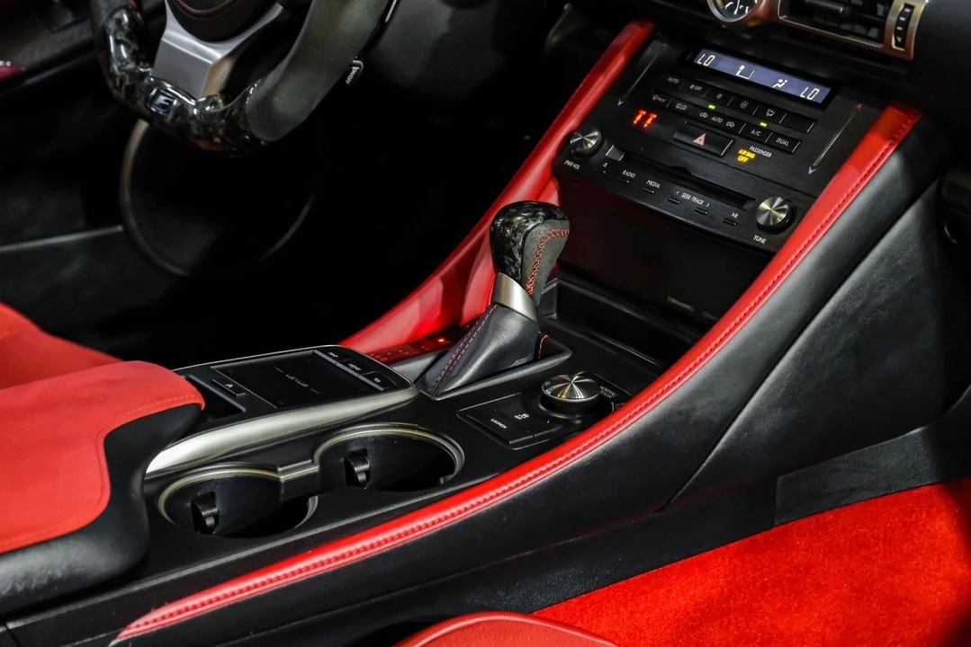 2020 Lexus RC F - Image 29 of 31