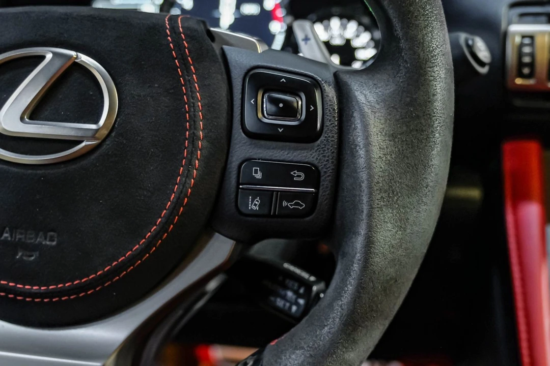 2020 Lexus RC F - Image 23 of 31