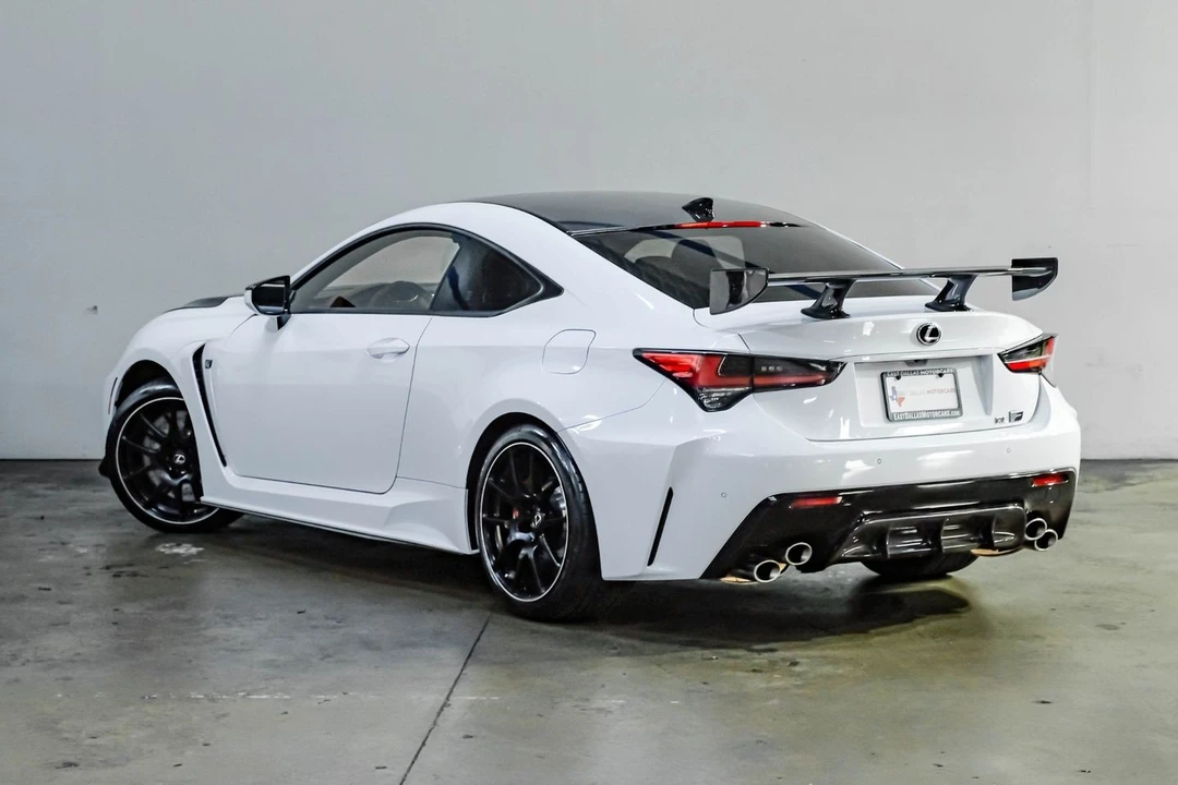 2020 Lexus RC F - Image 15 of 31