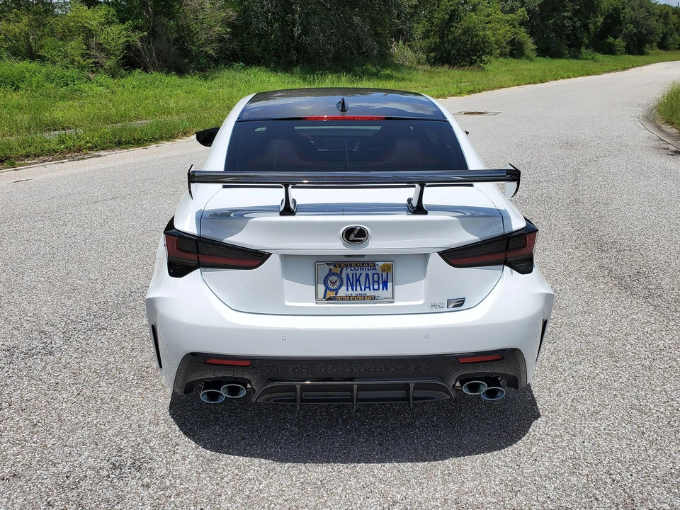 2020 Lexus RC F - Image 17 of 31