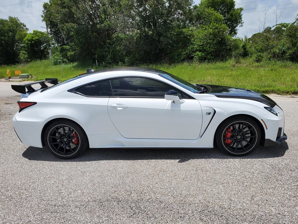2020 Lexus RC F - Image 22 of 31