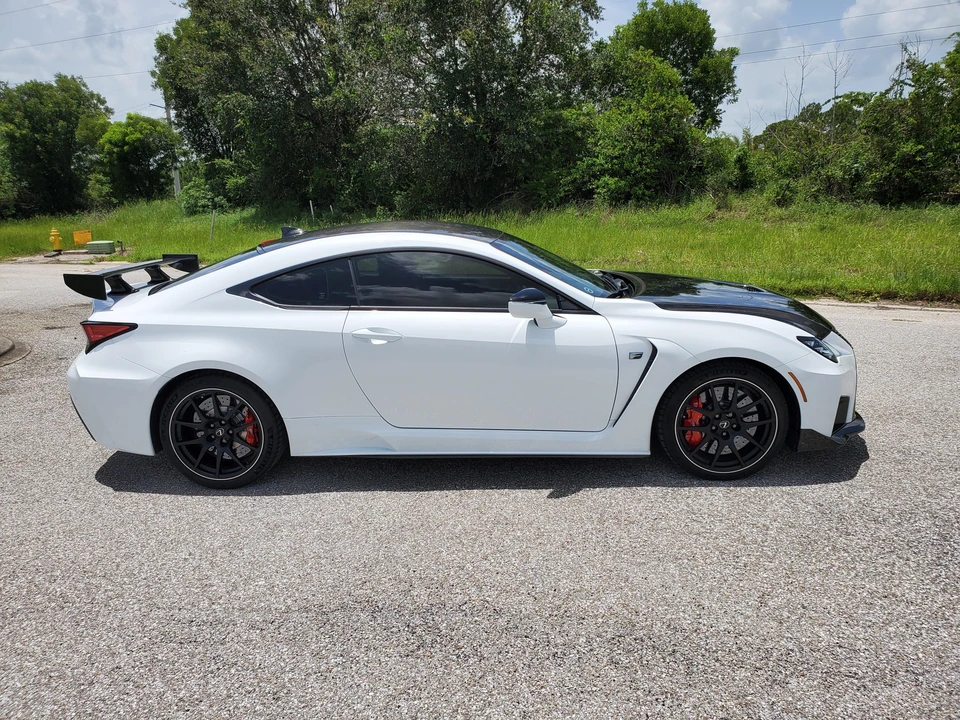 2020 Lexus RC F - Image 23 of 31