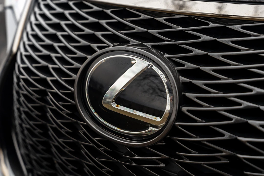 2020 Lexus RC F - Image 12 of 31