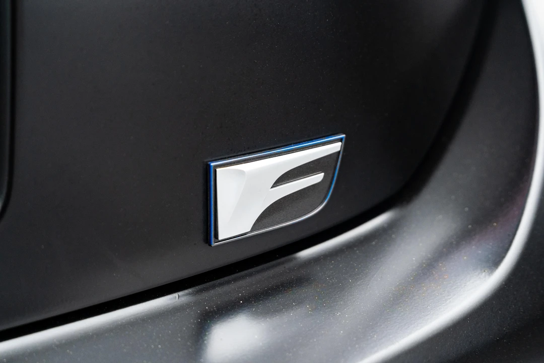 2020 Lexus RC F - Image 25 of 31