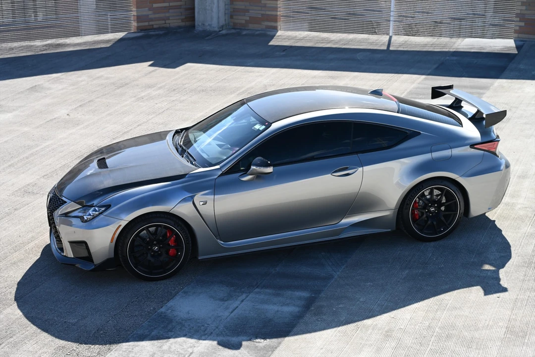 2020 Lexus RC F - Image 26 of 31