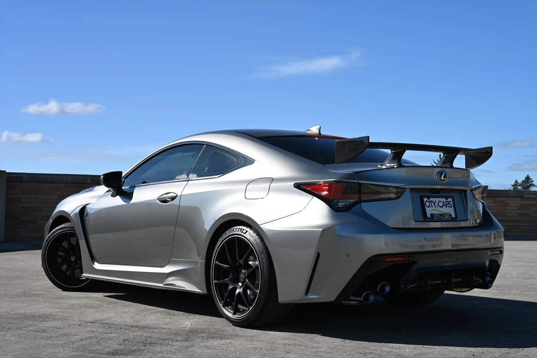 2020 Lexus RC F - Image 20 of 31