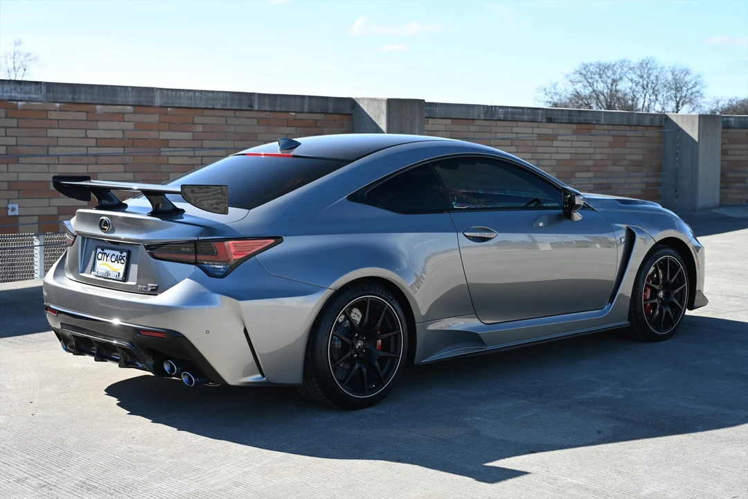 2020 Lexus RC F - Image 16 of 31