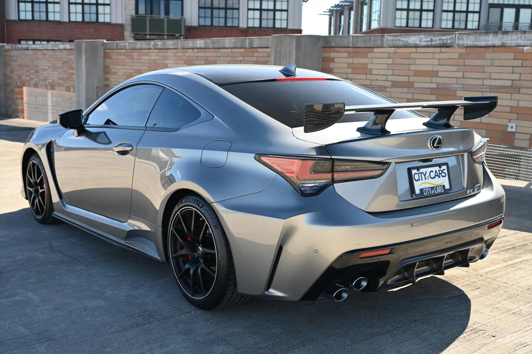 2020 Lexus RC F - Image 19 of 31