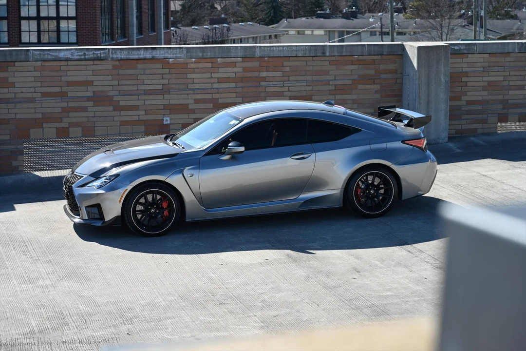 2020 Lexus RC F - Image 25 of 31