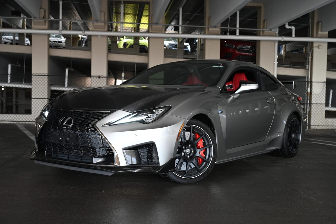 2020 Lexus RC F - Image 27 of 31