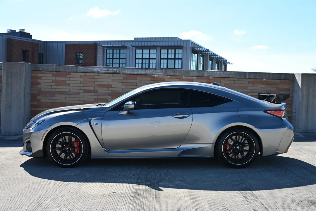 2020 Lexus RC F - Image 24 of 31
