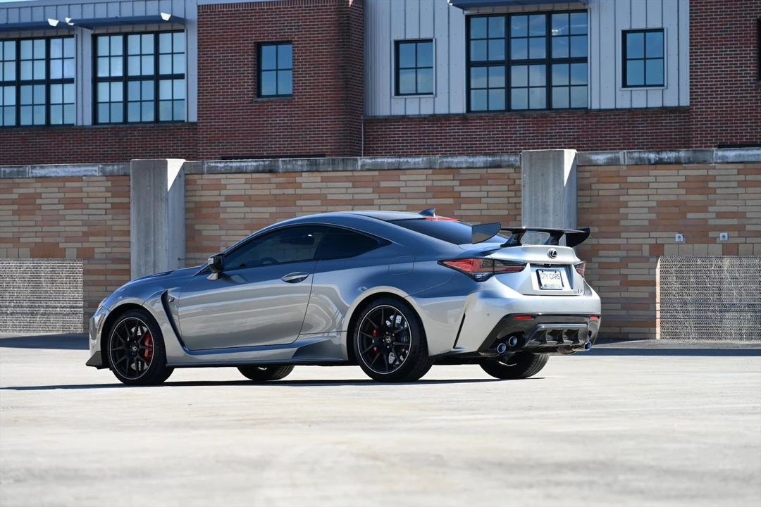 2020 Lexus RC F - Image 22 of 31