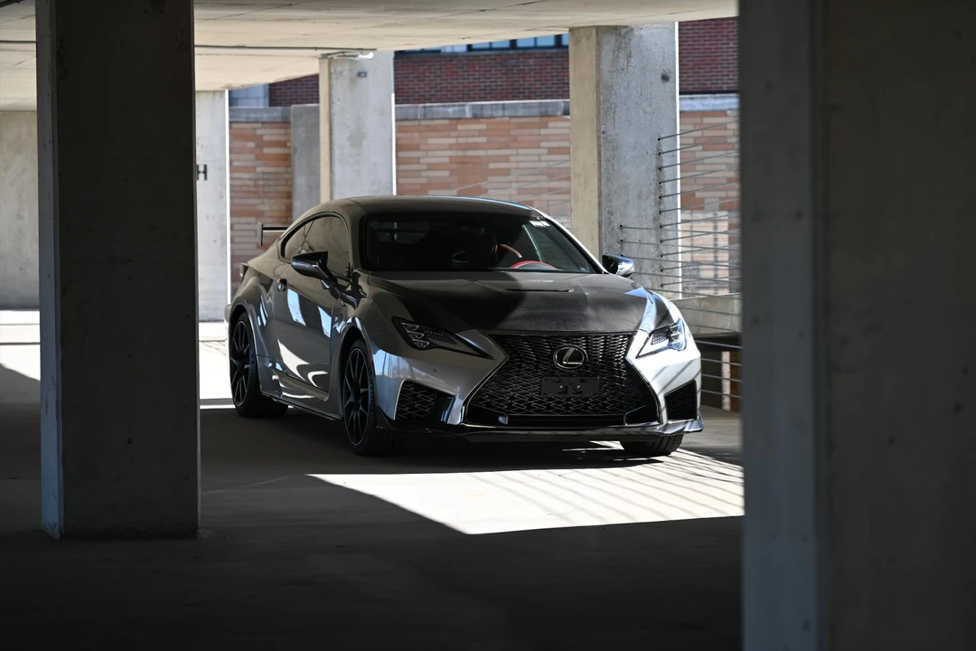 2020 Lexus RC F - Image 28 of 31