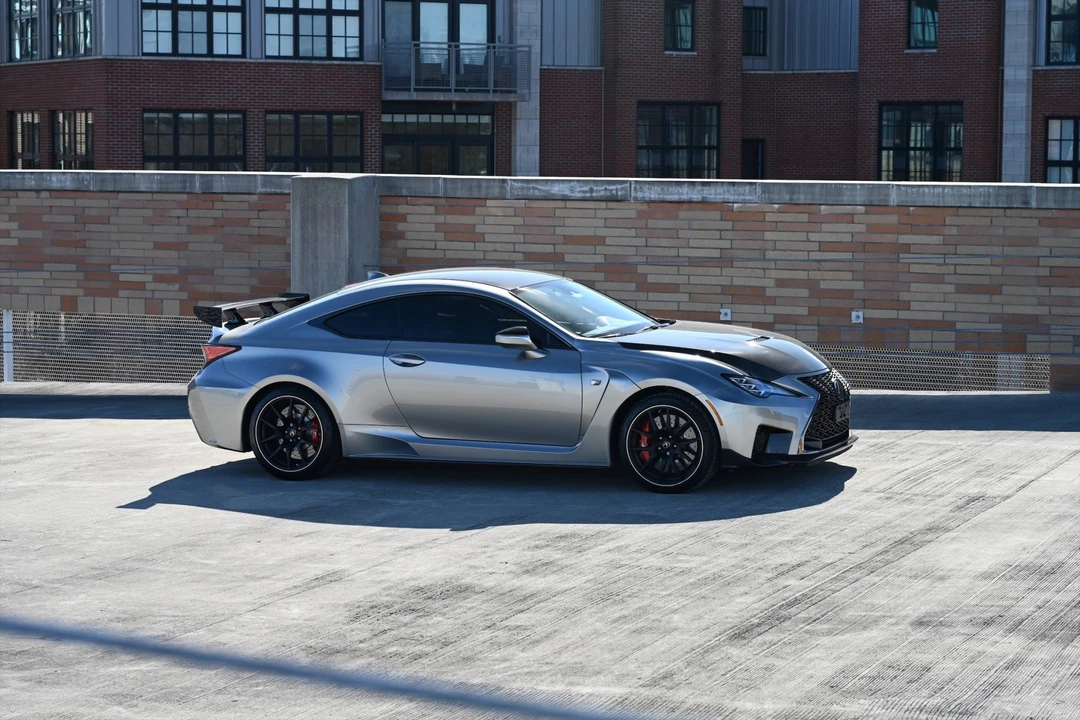 2020 Lexus RC F - Image 12 of 31