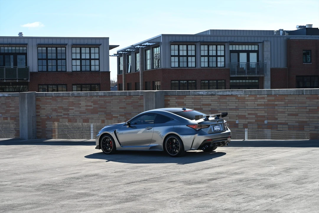 2020 Lexus RC F - Image 23 of 31