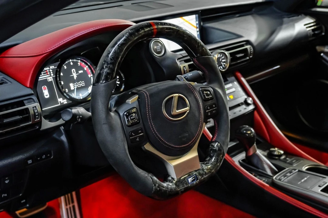 2020 Lexus RC F - Image 21 of 31