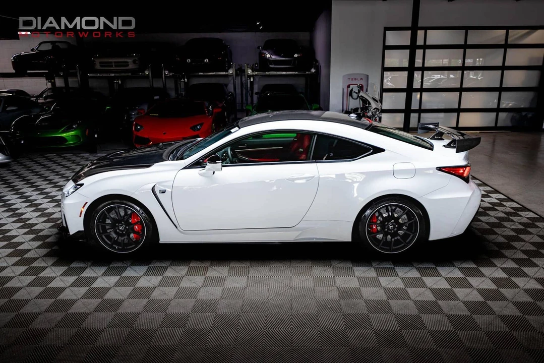 2020 Lexus RC F - Image 3 of 13