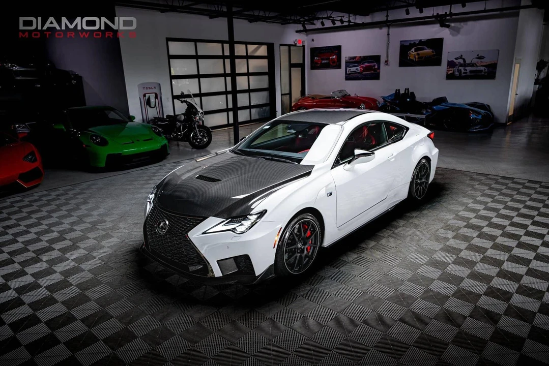 2020 Lexus RC F - Image 5 of 13