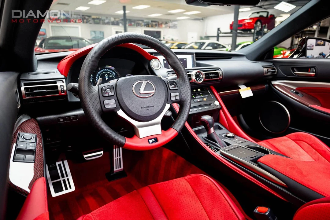 2020 Lexus RC F - Image 8 of 13
