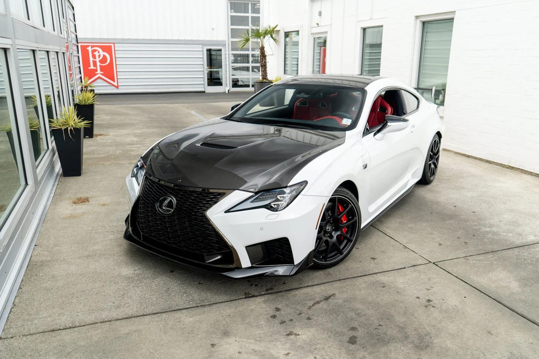 2020 Lexus RC F - Image 2 of 31